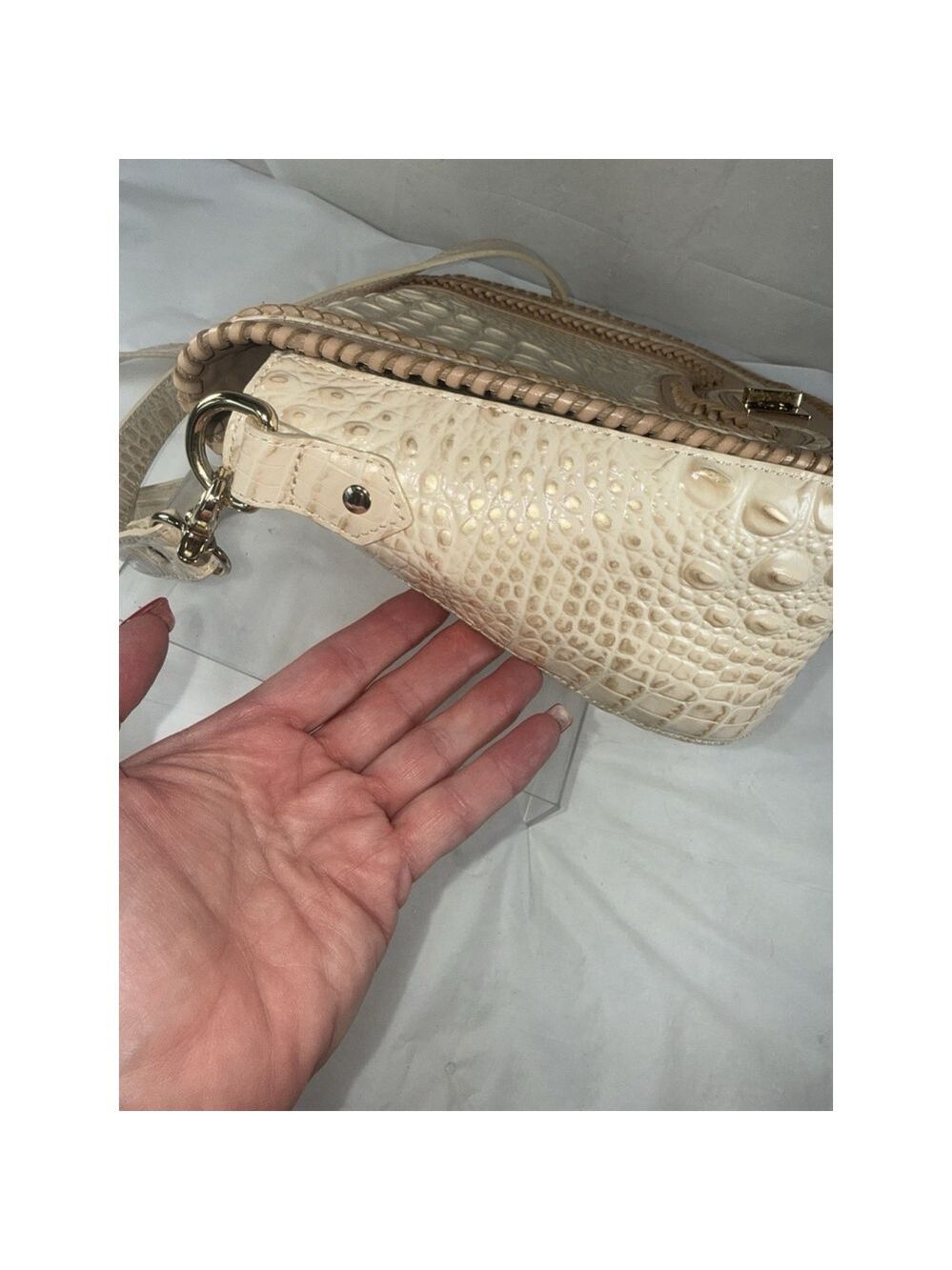 SUNGLOW DALTON Brahmin SONNY Ivory Sand WHIPSTITCH Flap SADDLE BAG Crossbody - Picture 5 of 15